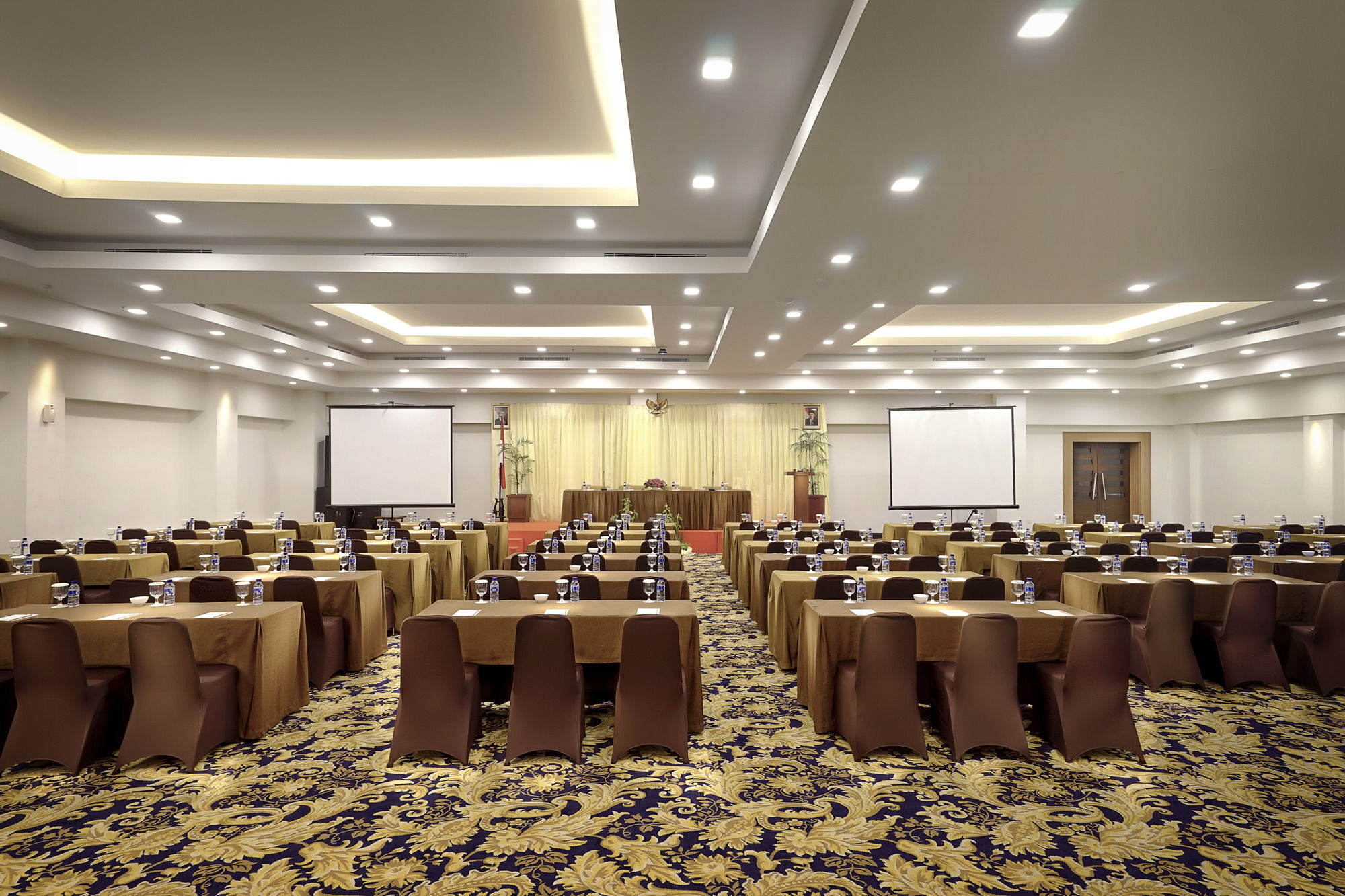 Cavinton Hotel Malioboro Yogyakarta By Tritama Hospitality Εξωτερικό φωτογραφία
